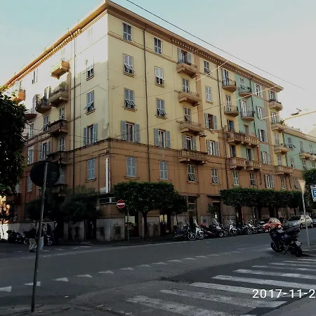 Πανσιόν Colors Of Cinque Terre - 4*